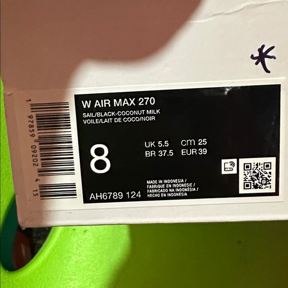 Nike Air Max 270 - Picture 11 of 12